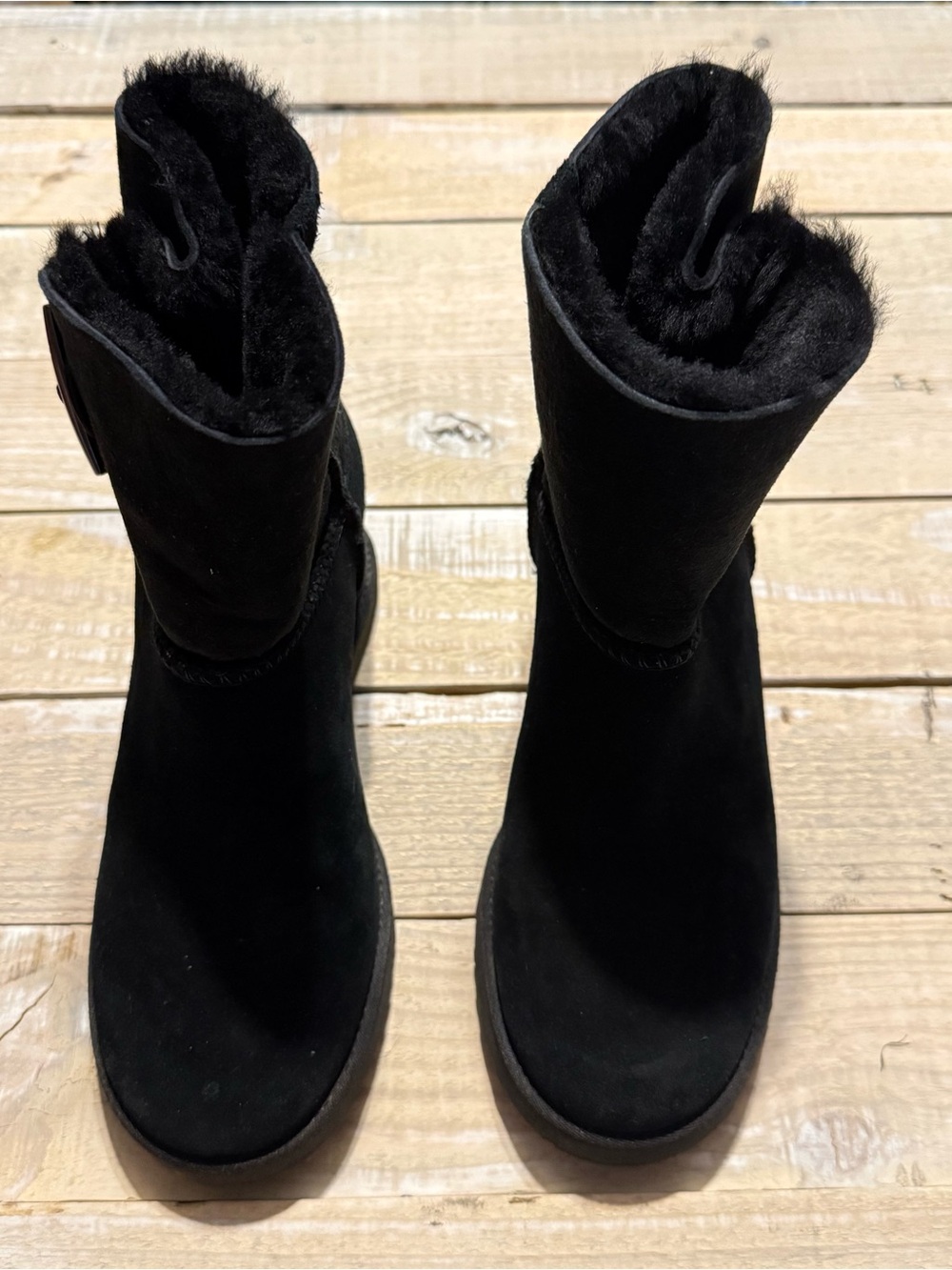 UGG Womens 7 Black Classic Femme Toggle Wedge Shearling Lined Boot - Picture 2 of 7